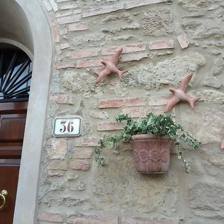 Ferienwohnung Casa Ricciardi Chianni Zimmer foto