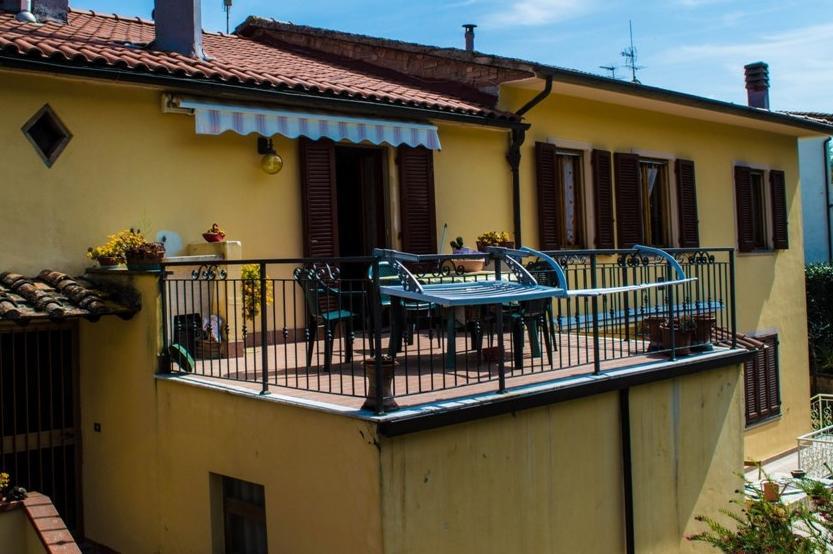 Ferienwohnung Casa Ricciardi Chianni Zimmer foto