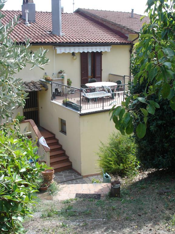 Ferienwohnung Casa Ricciardi Chianni Zimmer foto